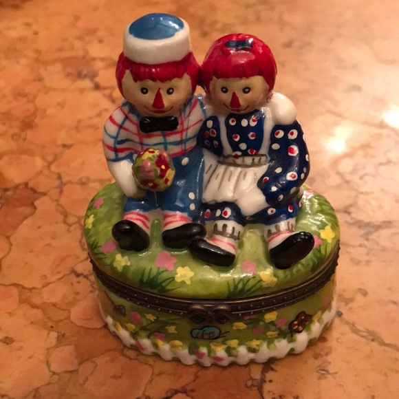 Raggedy Ann & Andy porcelain trinket box